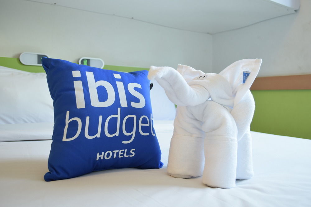 Ibis Budget Semarang Tendean Eksteriør bilde