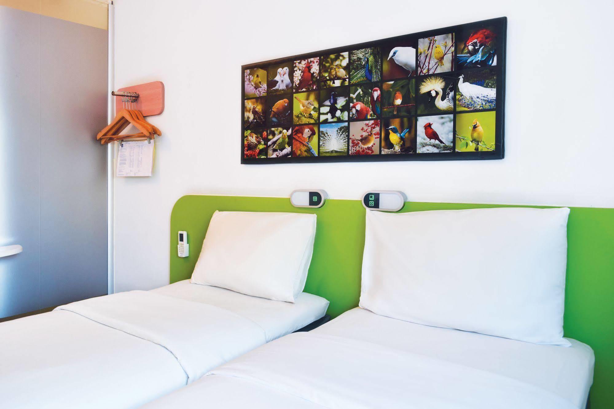 Ibis Budget Semarang Tendean Eksteriør bilde