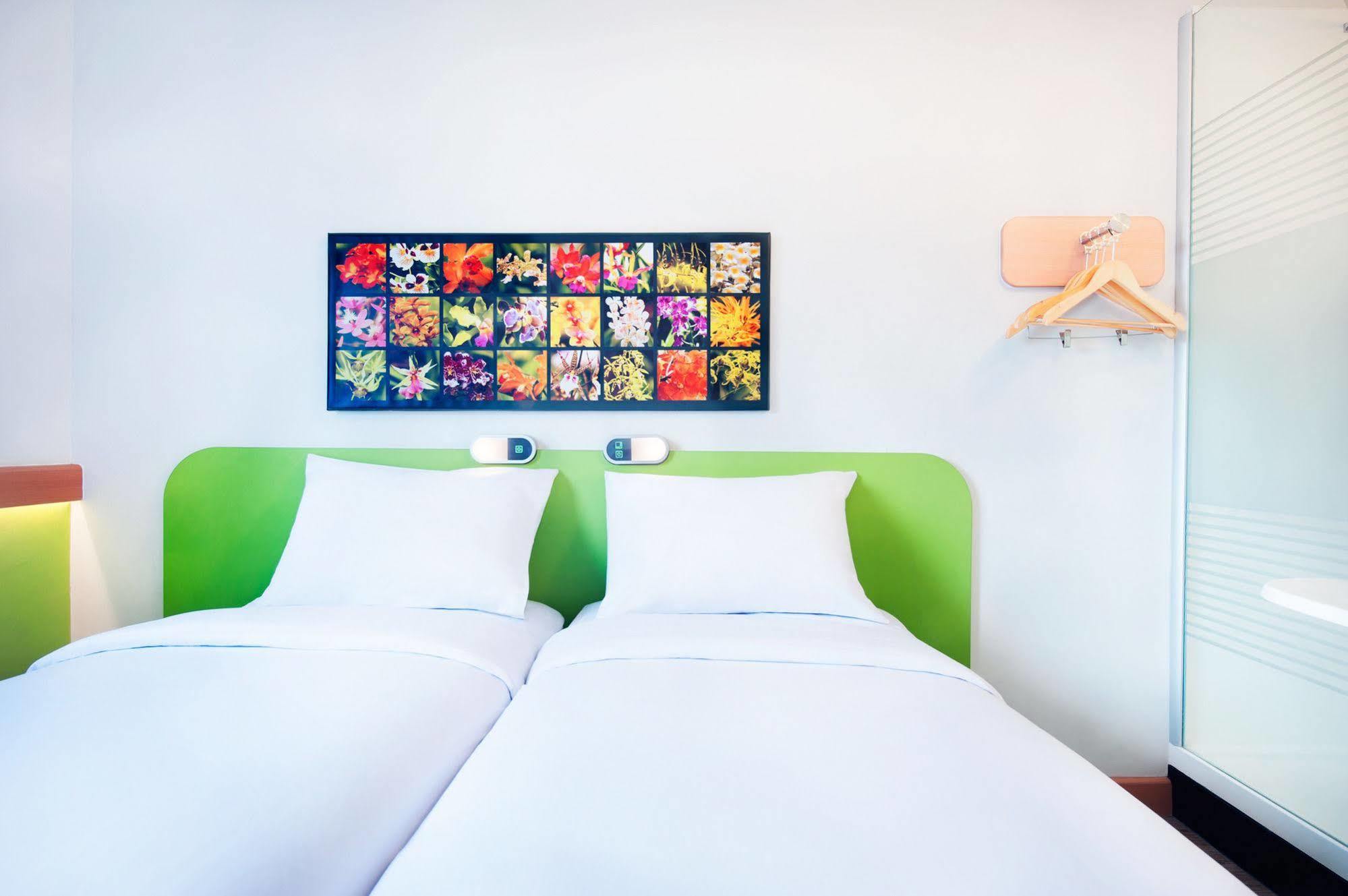 Ibis Budget Semarang Tendean Eksteriør bilde